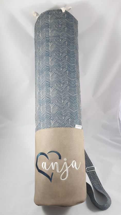 CARIS Nähwerkstatt - personalisierte Yoga-Tasche mit individueller Stickerei